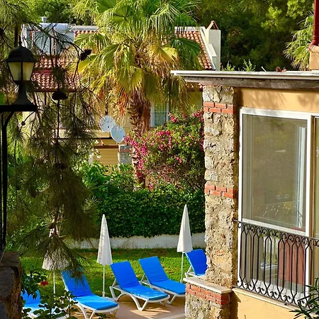 With A Private Pool And Mountain View In A Quiet Area Next To Fores 빌라 페티예